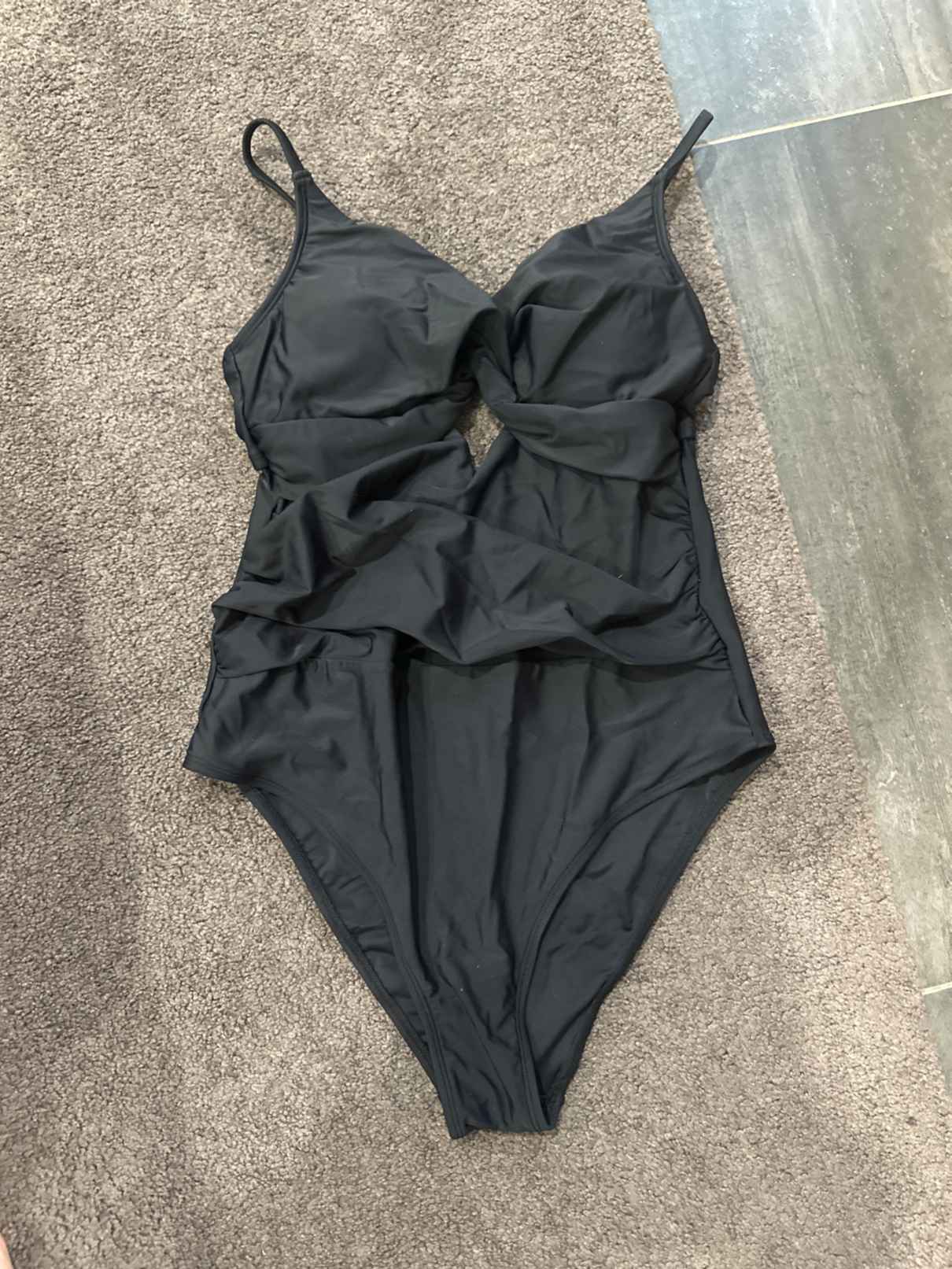 新作！CUPSHE☆ツイスト & カットアウト フローラル Twist & Cut-Out Floral Tummy Control One-Piece