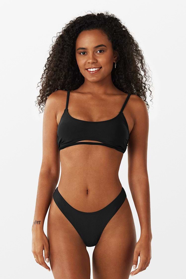 Schwarzer Riemchen-Bikini mit niedriger Taille