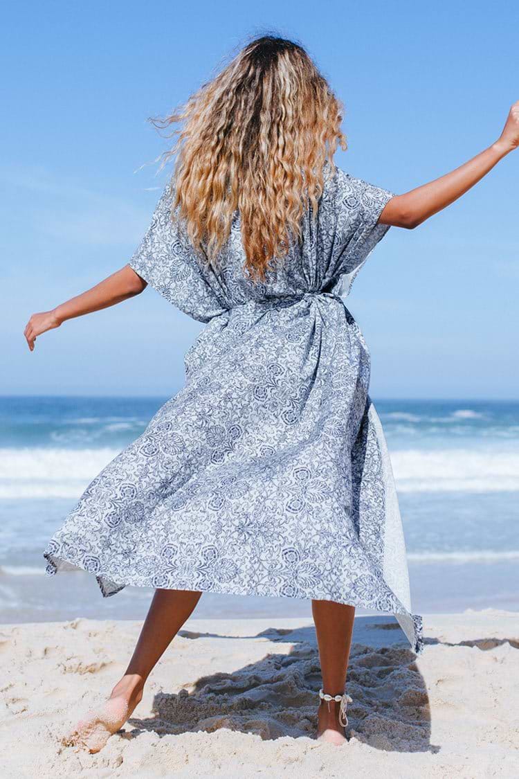 Kimono mit einfarbigem Druck und Gürtel