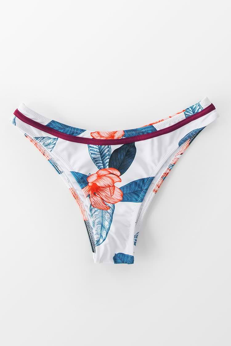 Bikini Hose mit Blumen- und Blattmuster in Weiß