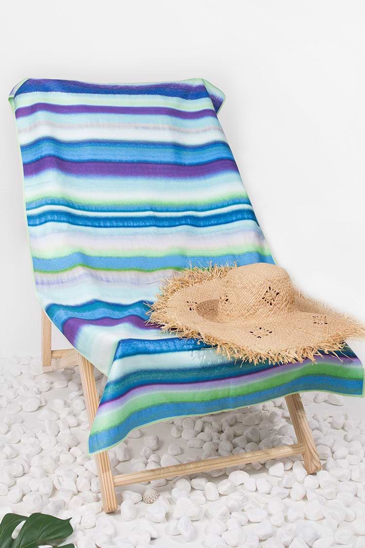 Gestreiftes Strandtuch