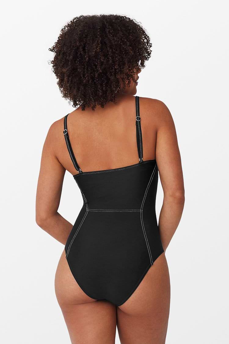 Genähter Badeanzug in Schwarz