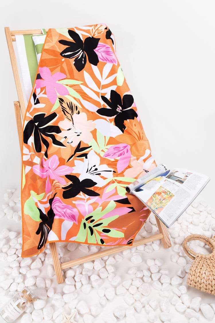 Serviette de plage imprimé floral et feuilles Tiki Bar
