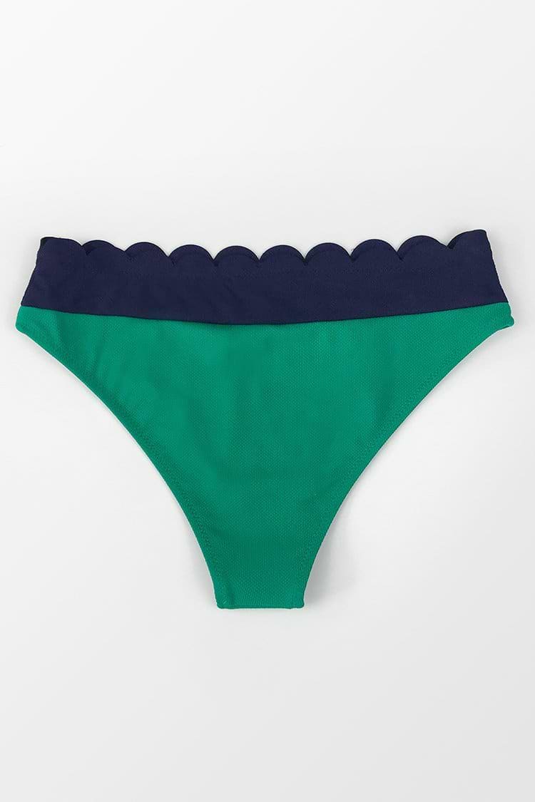 Bas de bikini festonné vert et bleu marine