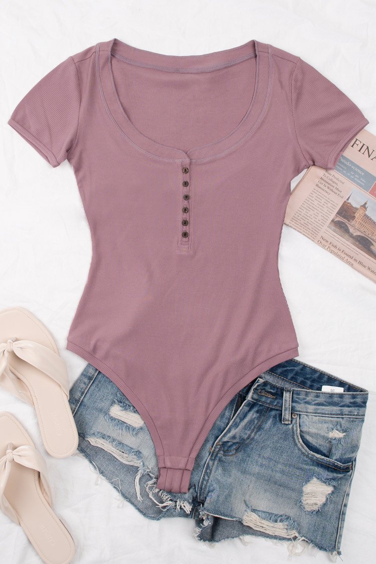 Bodysuit mit Knopf in Altrosa