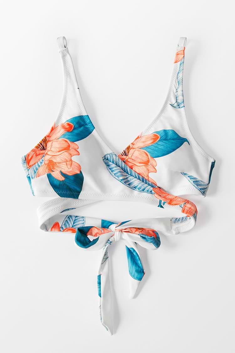 Haut de bikini cache-cœur blanc imprimé floral et feuilles