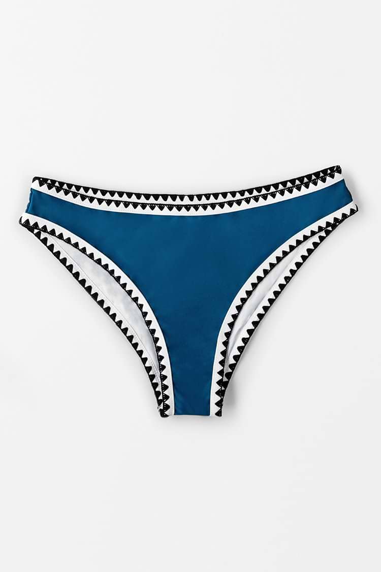 Gehäkelte Bikini-Hose in Blau und Schwarz