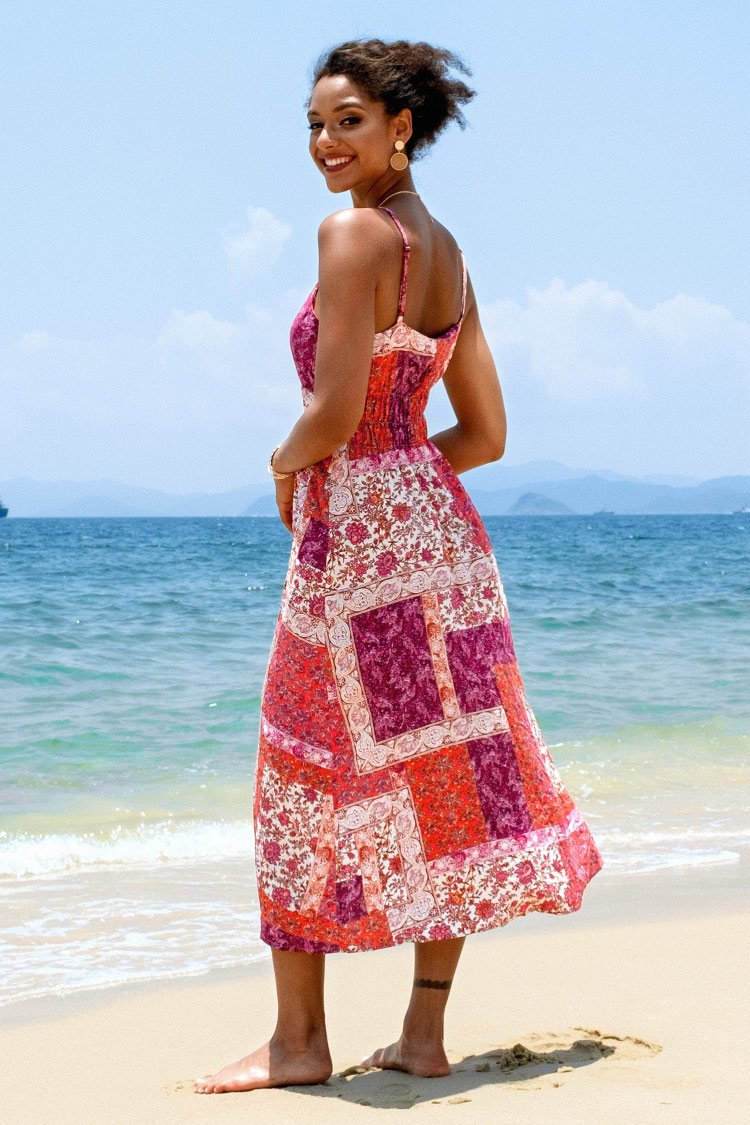 Kleid mit V-Ausschnitt und vorderem Schlitze