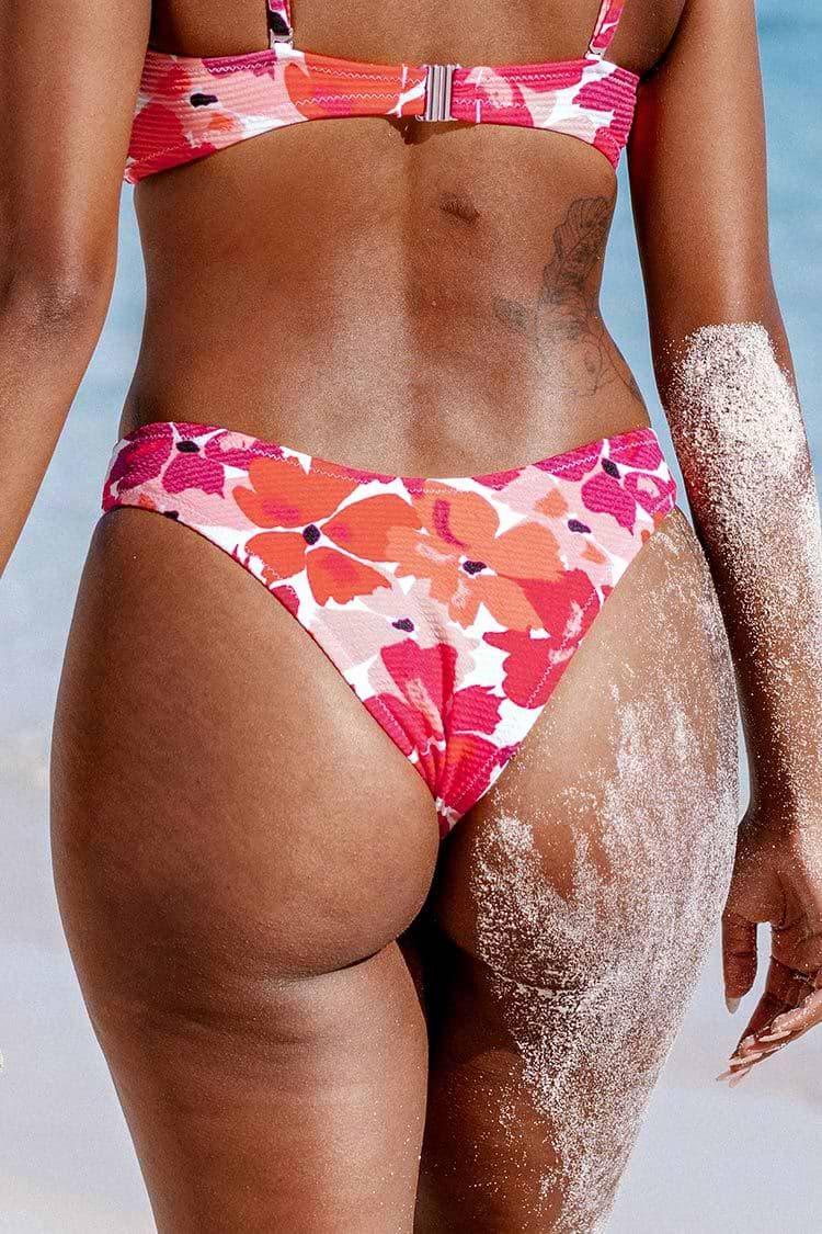 Low-Rise Bikini-Hose mit Floralem Muster in Rot