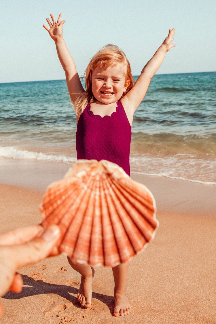 Maillot de bain une pièce festonné rouge pour filles