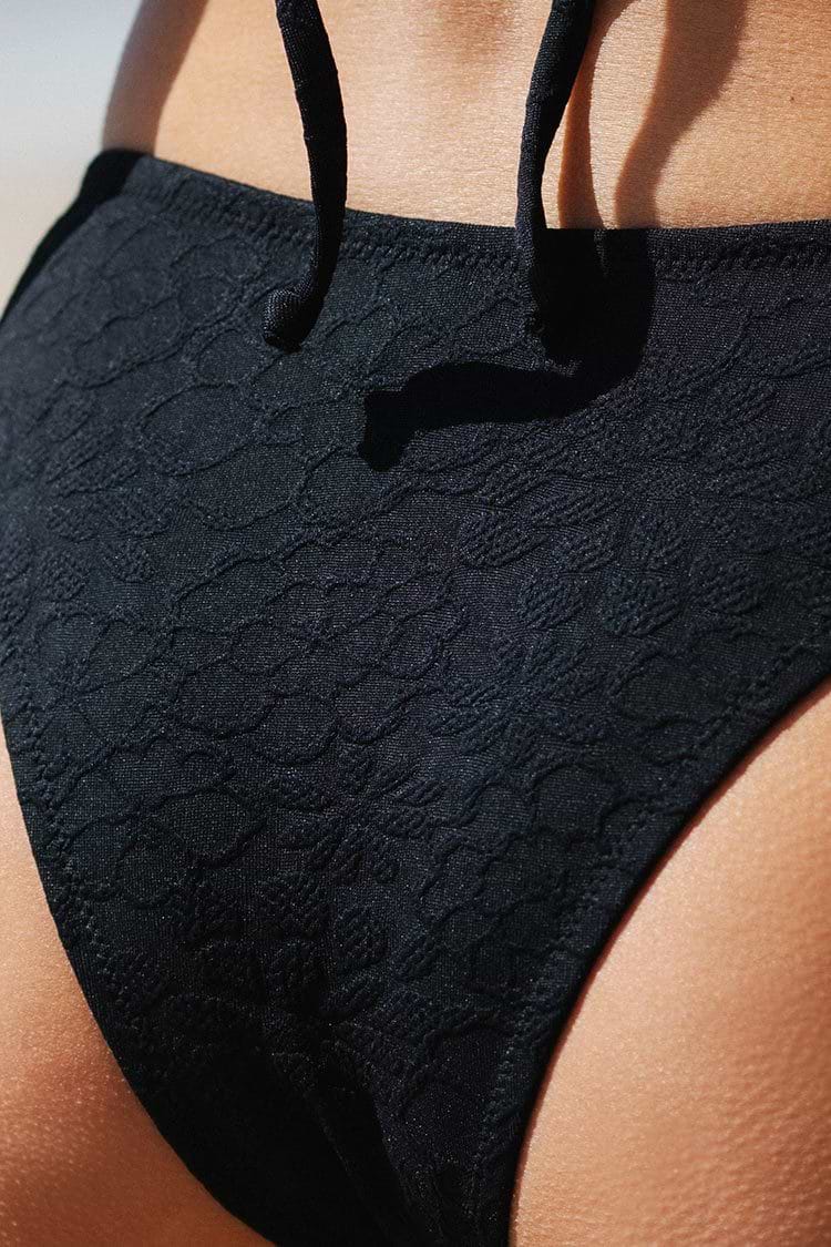 Bikini string à bonnets triangles