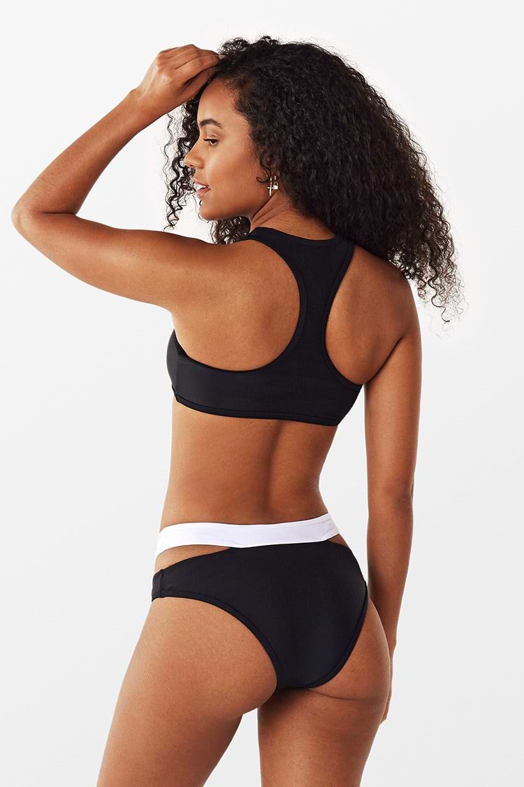 Bikini découpé à col haut en blocs de couleur