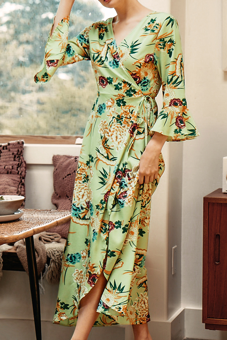 Floral and Leafy Print V-Neck Dress