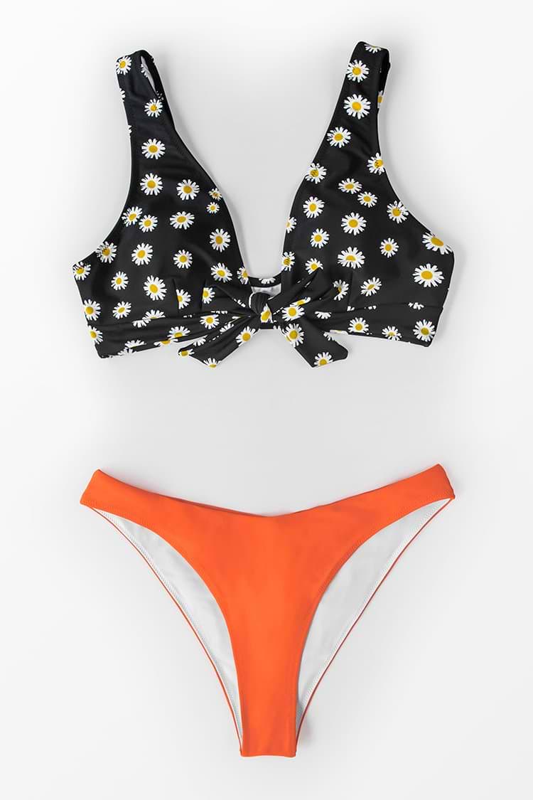 Daisy Knotted V-neck Bikini