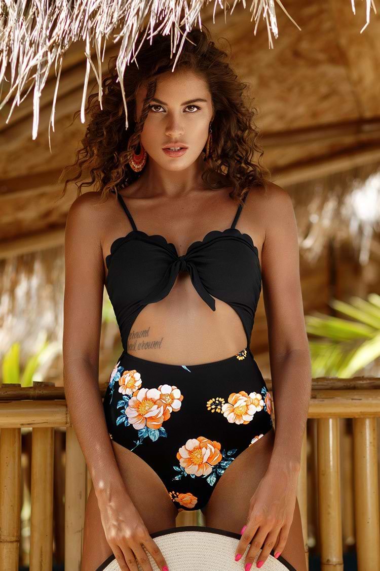 Maillot de bain une pièce à lacets noir et floral