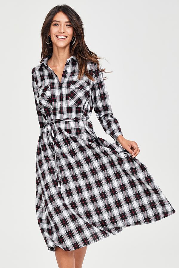 Robe mi-longue boutonnée à carreaux