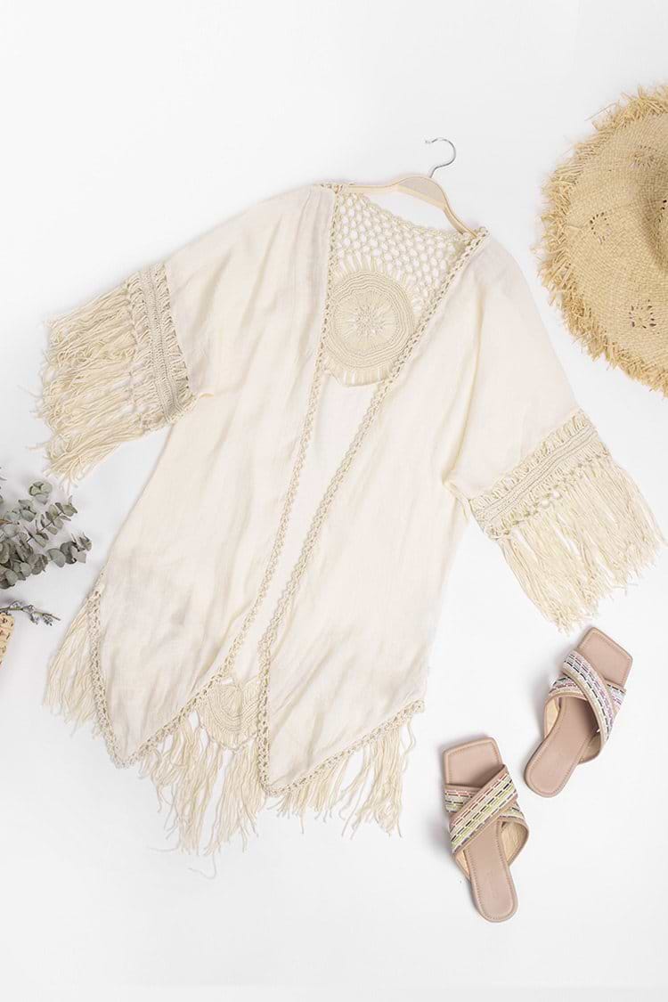 Gehäkelter Kimono mit Fransensaum