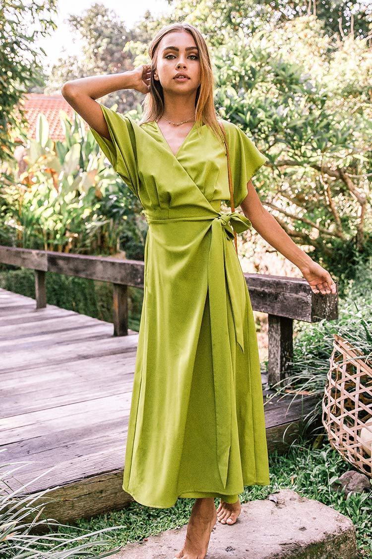 Grünes Wickel-Maxikleid