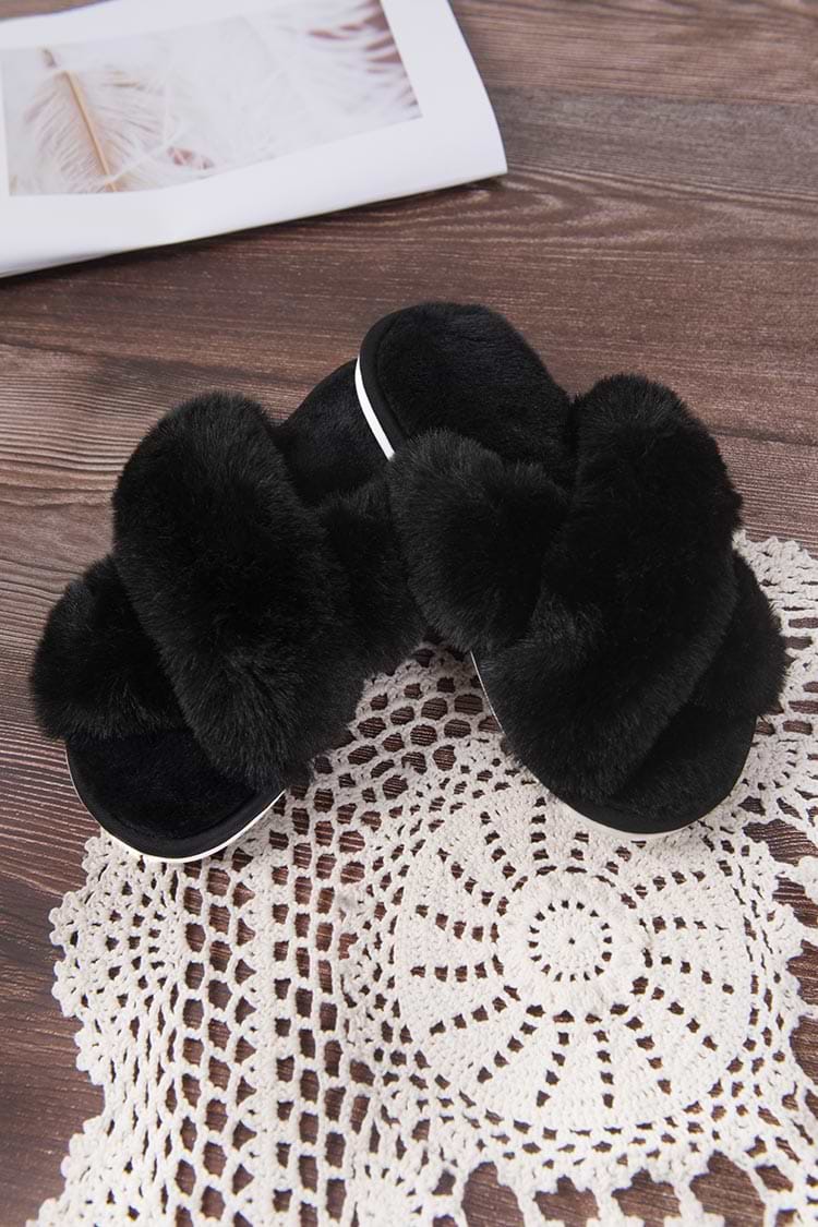 Chaussons duveteux à brides croisées noirs