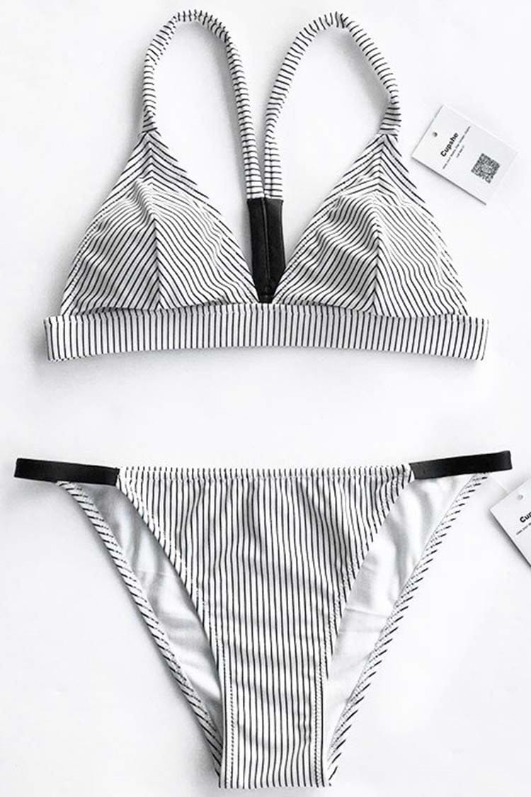 送関込【CUPSHE】 キャンディ アップル ストライプ ビキニセット Candy Apple Striped Bikini Set