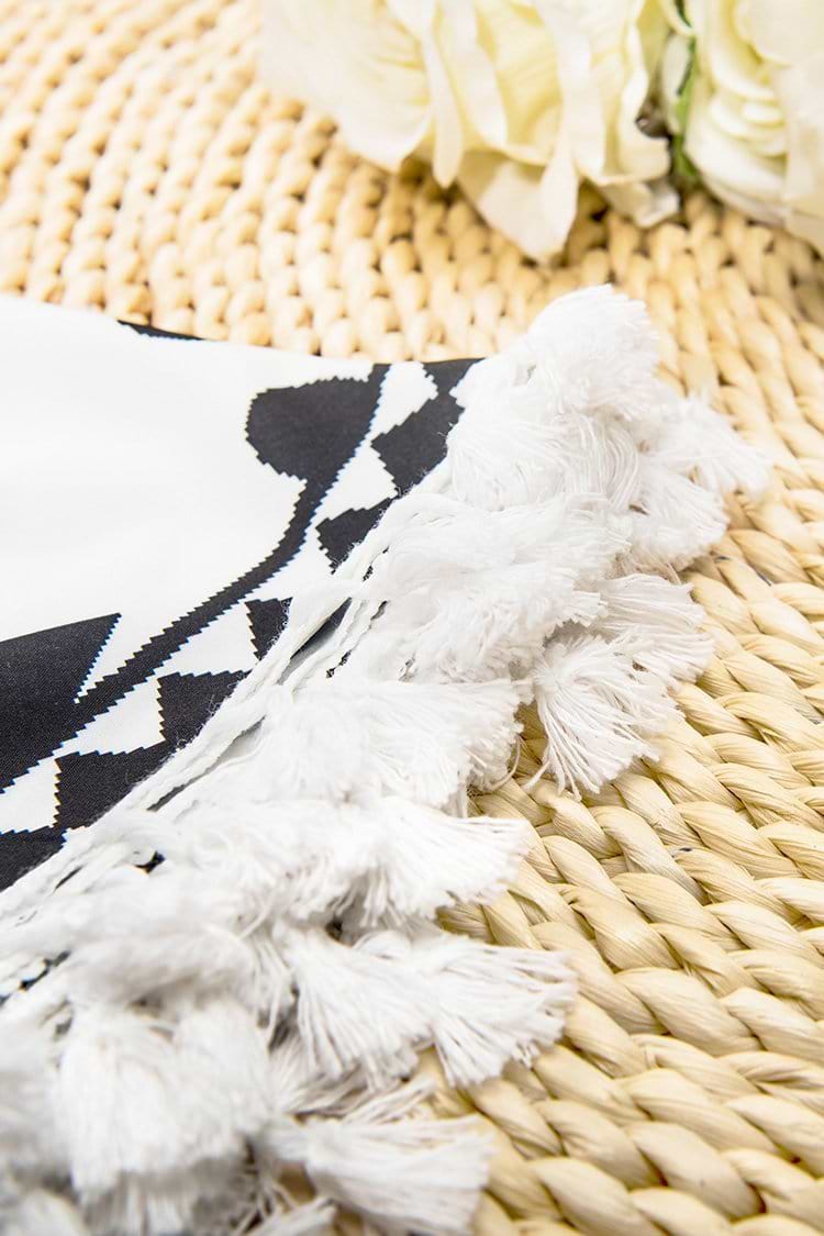 Couverture de plage à motif géométrique noir et blanc