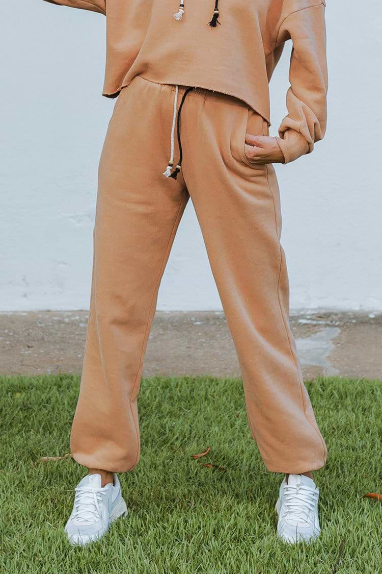 Karottenhose mit hohem elastischem Bindebund