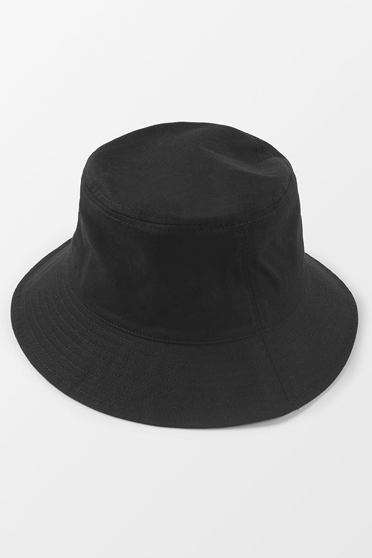 Chapeau bob noir minimaliste