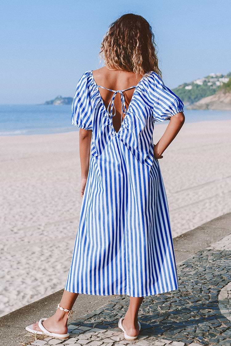 Robe rayée à lacets