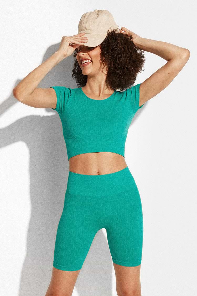 Passendes Set mit kurzen Ärmeln