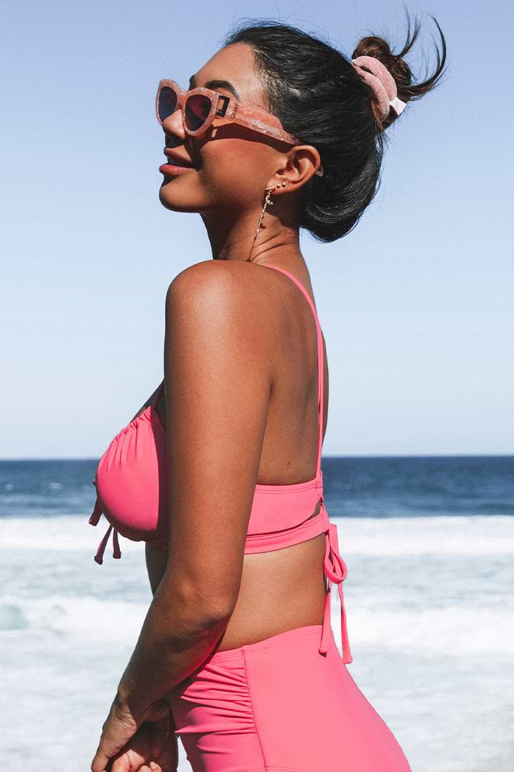 Haut de bikini découpé à couleur unie