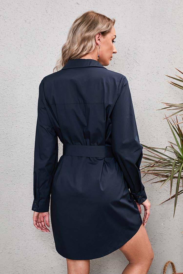 Robe ceinturée à col de chemise