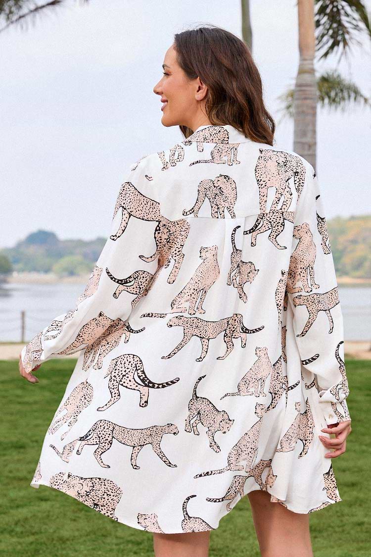 Hemdkleid mit Leopardenmuster und Knopfleiste vorne