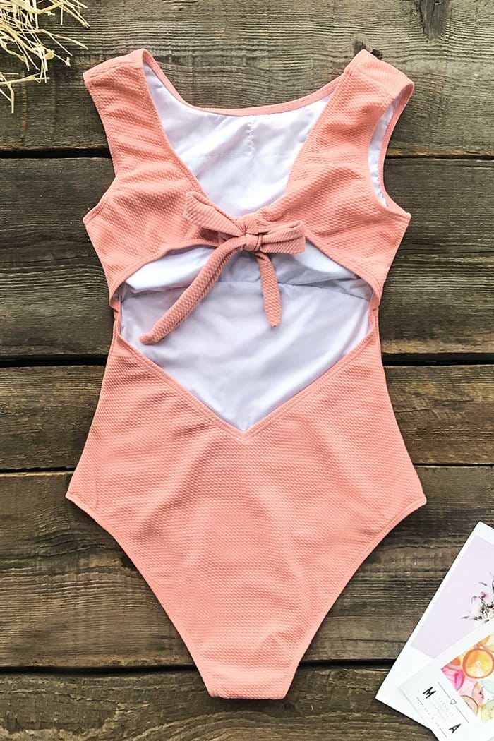 Einteiliger Badeanzug aus Muschel in Korallenrot