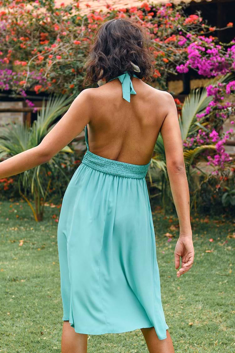 Vestido en forma de A con cuello en V y cuello halter verde Skylar