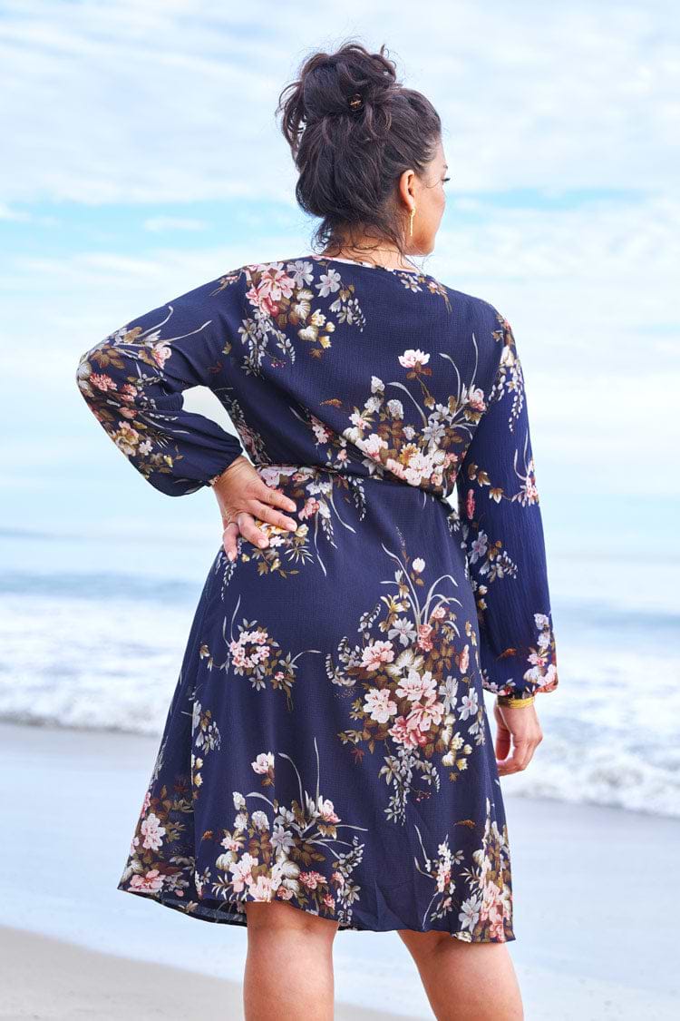 Große Größen Kleid mit wickeln und Floralem Muster