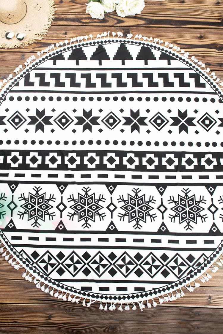 Geometrische gedruckte schwarze und weiße Stranddecke