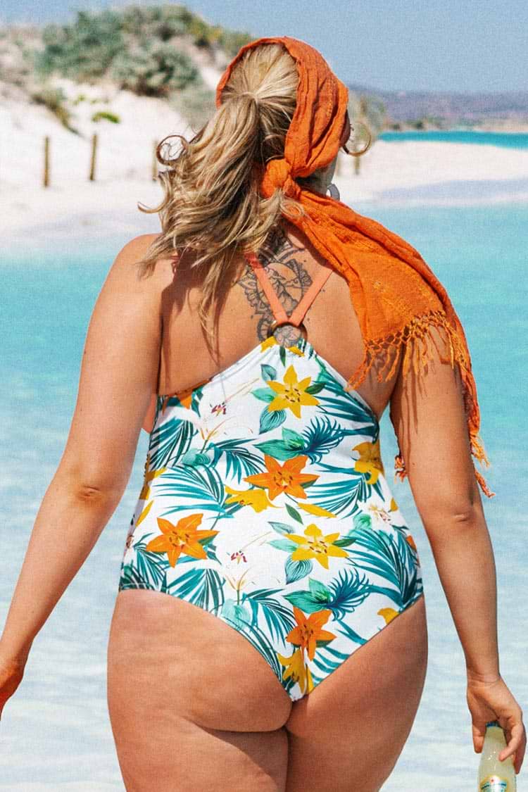 Traje de baño de una pieza con pliegues detalle de anillo y estampado floral de talla grande de Myla
