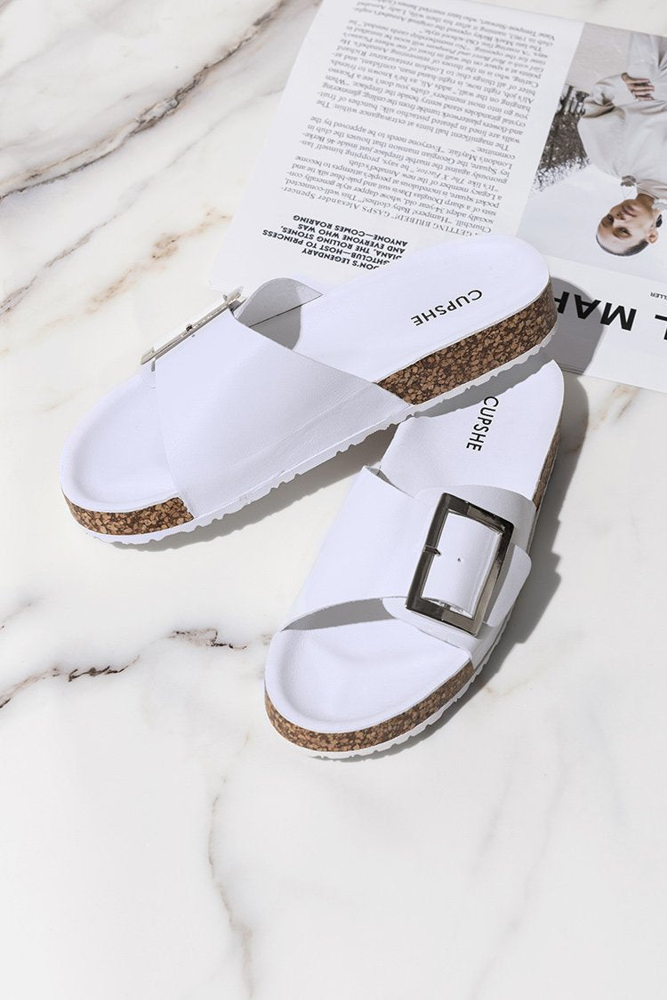 Sandalias blancas con tiras y hebilla de Beachwood