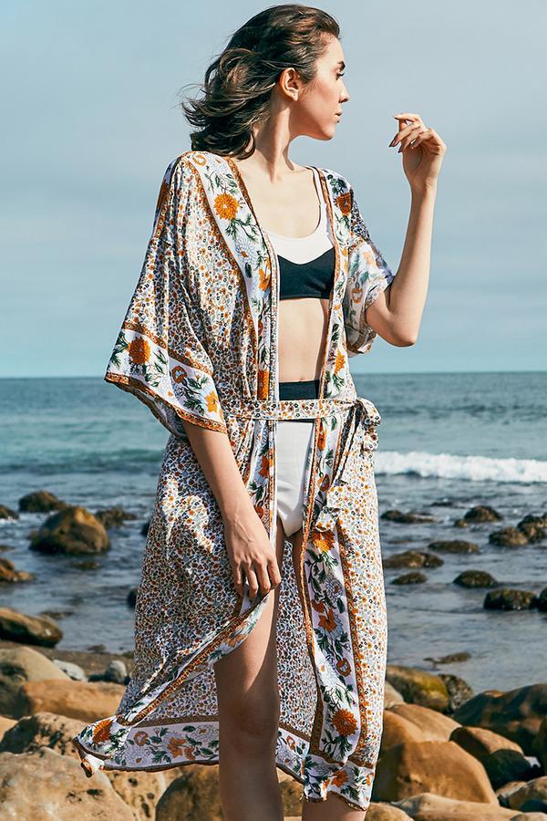 Blumendruck Cover Up mit Gürtel