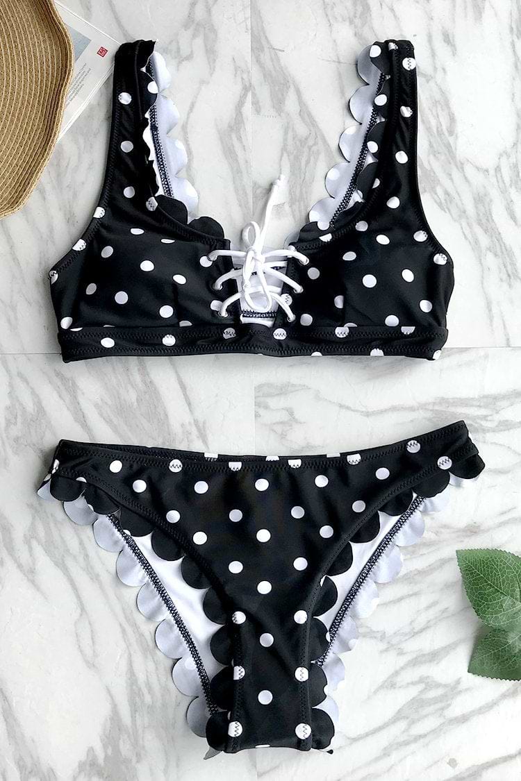 Schwarz-und-weiß Wellenpunkt Bikini