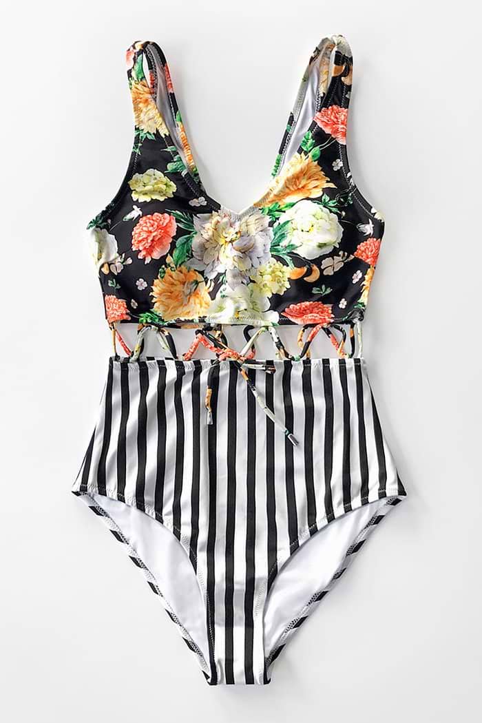 Badeanzug mit floralen und gestreiften