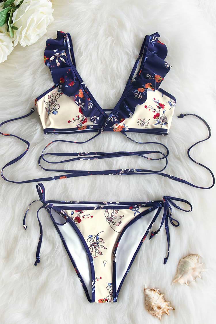 Elfenbein und Marine Blumen gedruckter gewickelter Bikini