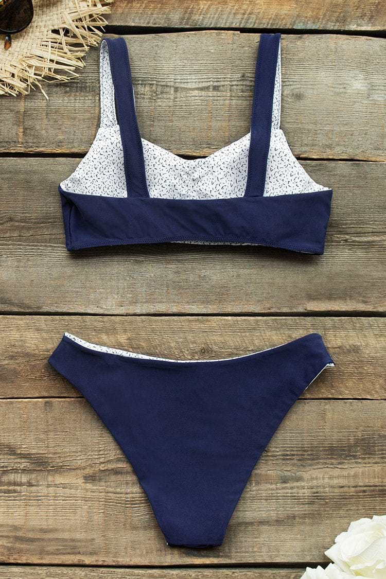 Tiefblauer reversibeler Bikini