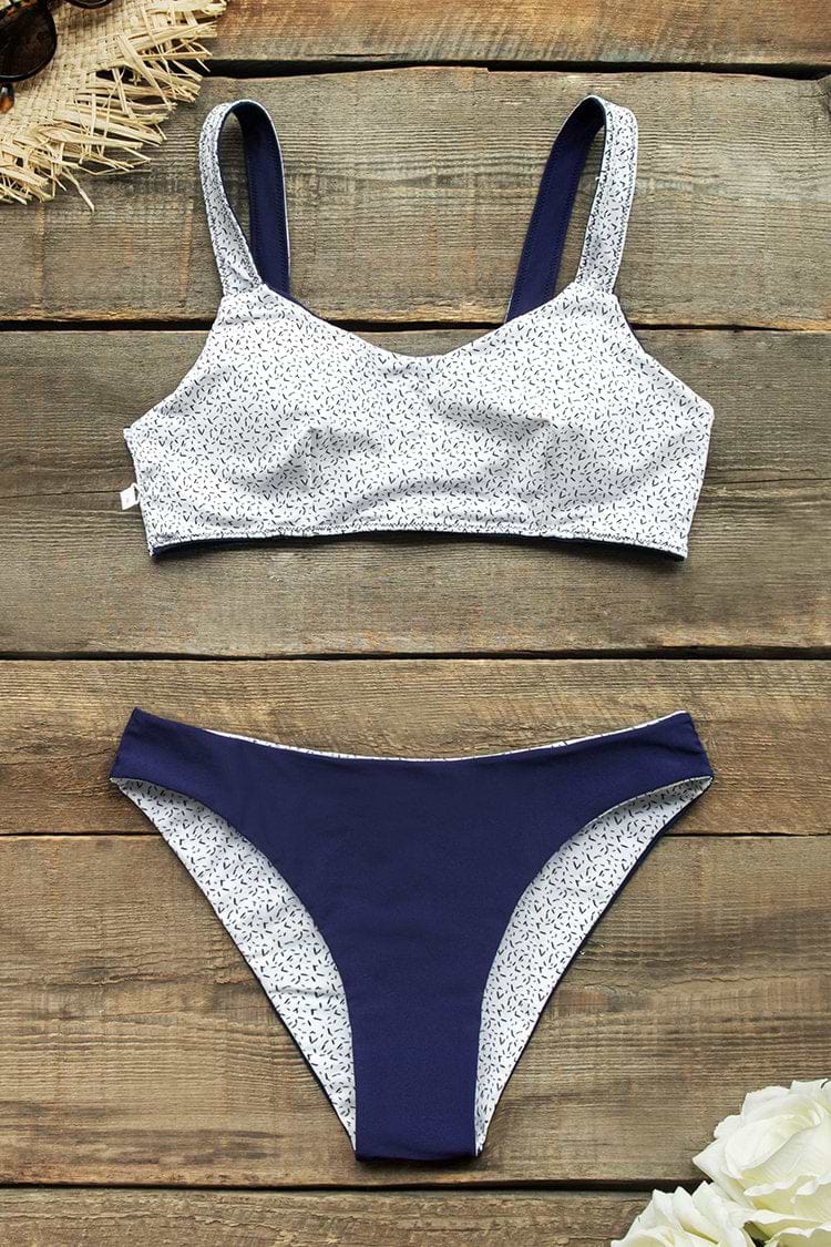 Tiefblauer reversibeler Bikini