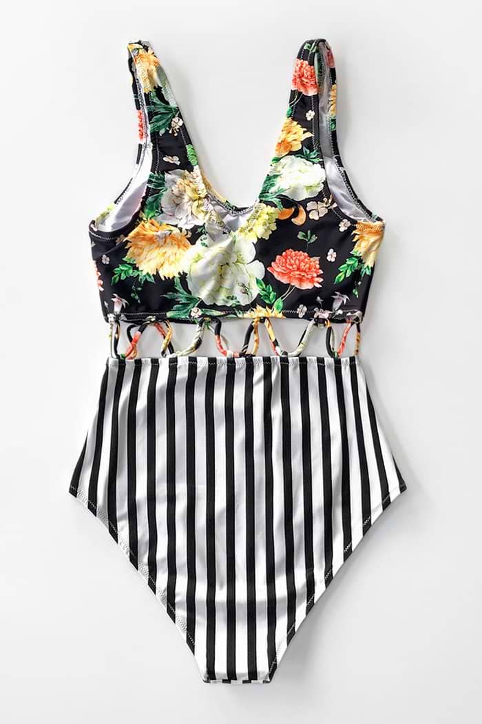 Badeanzug mit floralen und gestreiften