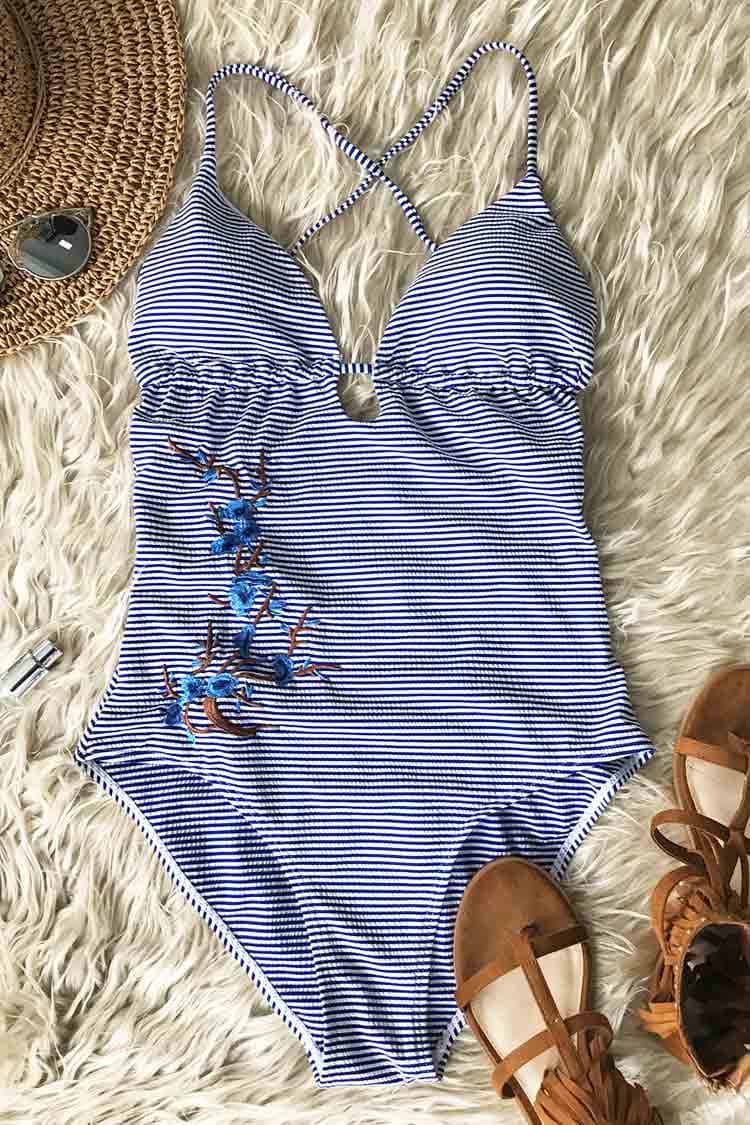 Ciel Bleu Une-pièce Brodé