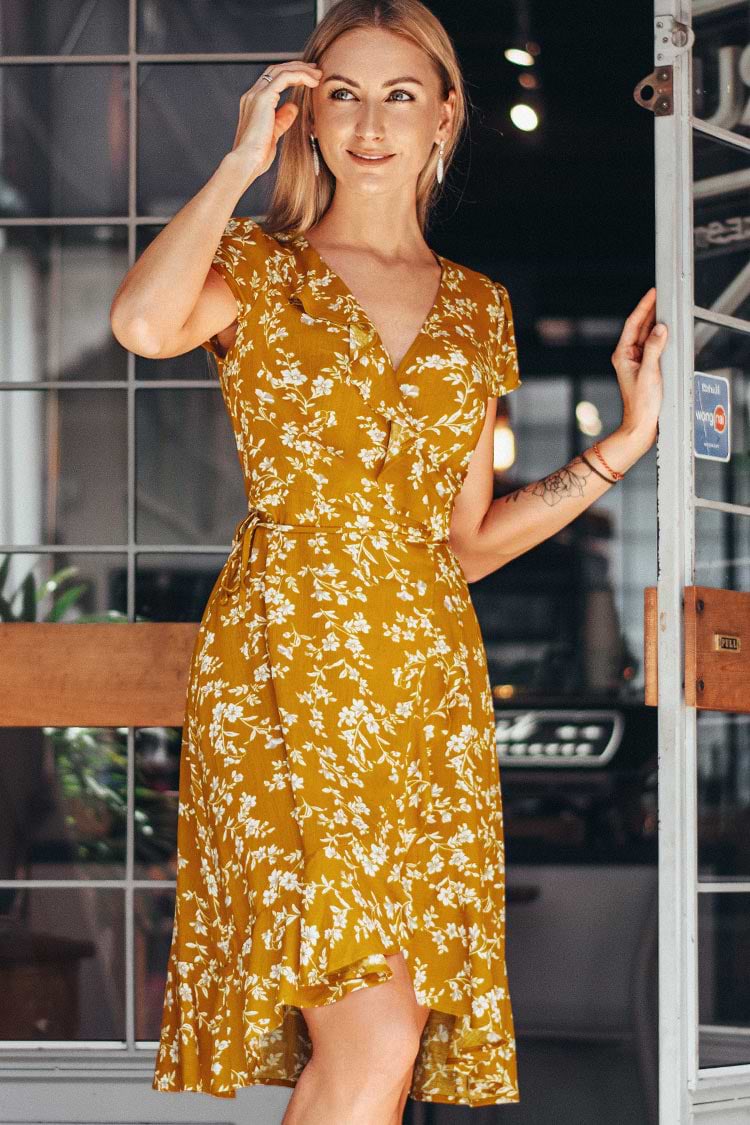 Robe portefeuille jaune à imprimé floral