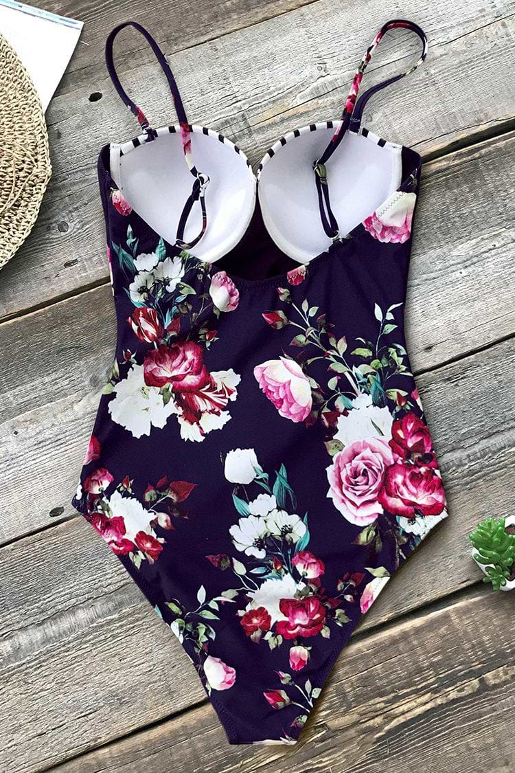 Une-pièce à Fleurs et à Rayures Vives