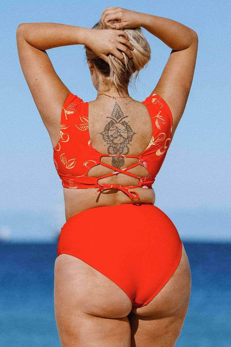 Große Größen Bikini mit Kirschen-Druck und High waist