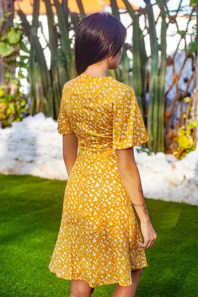Robe midi boutonnée à fleurs jaune